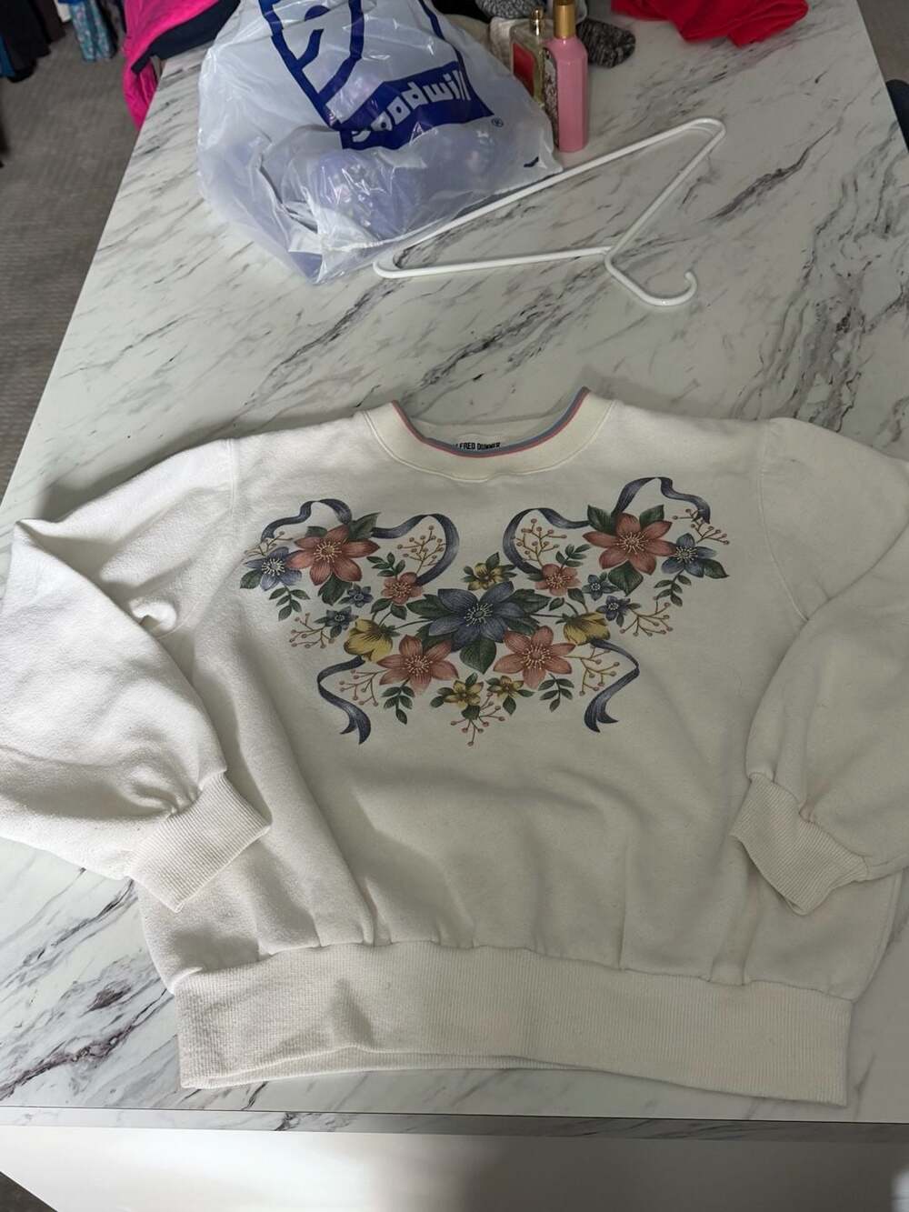 Alfred Dunner Vintage Floral Ribbon Graphic Sweatshirt Size M